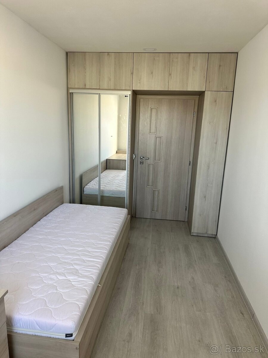 Prenájom 4izbový byt Prievidza Zapotôčky - 8