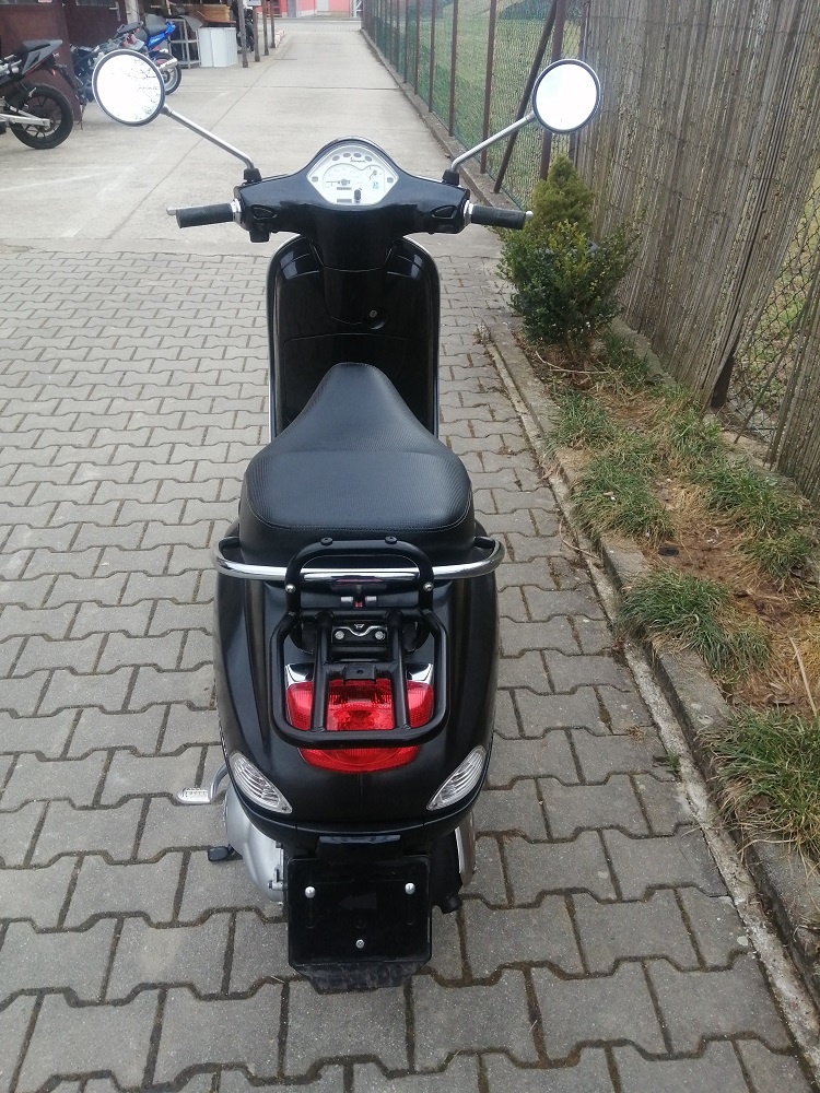 Piaggio Vespa LX 125 - 8
