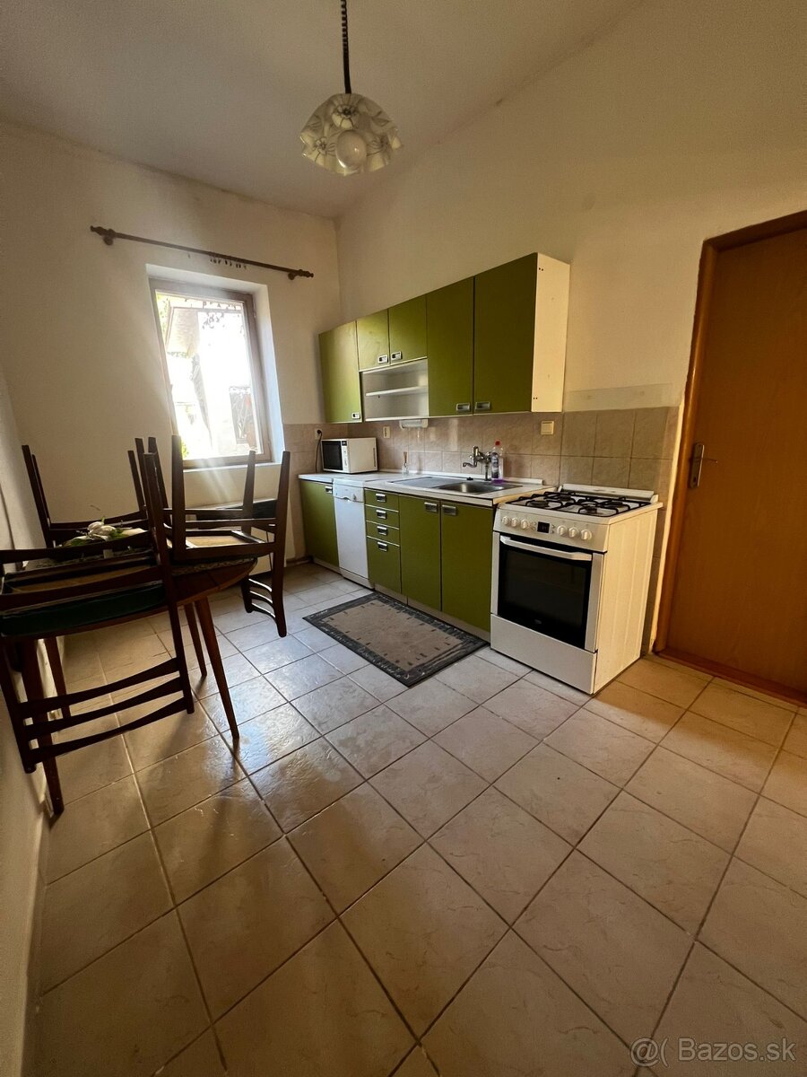 PREDAJ rodinného domu - Zvolen - 8