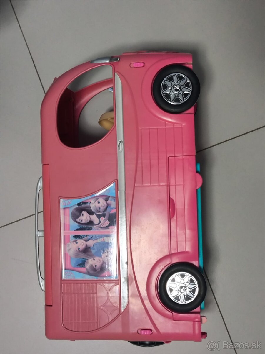 Predám rozkladací Barbie Karavan s bazénom - 8