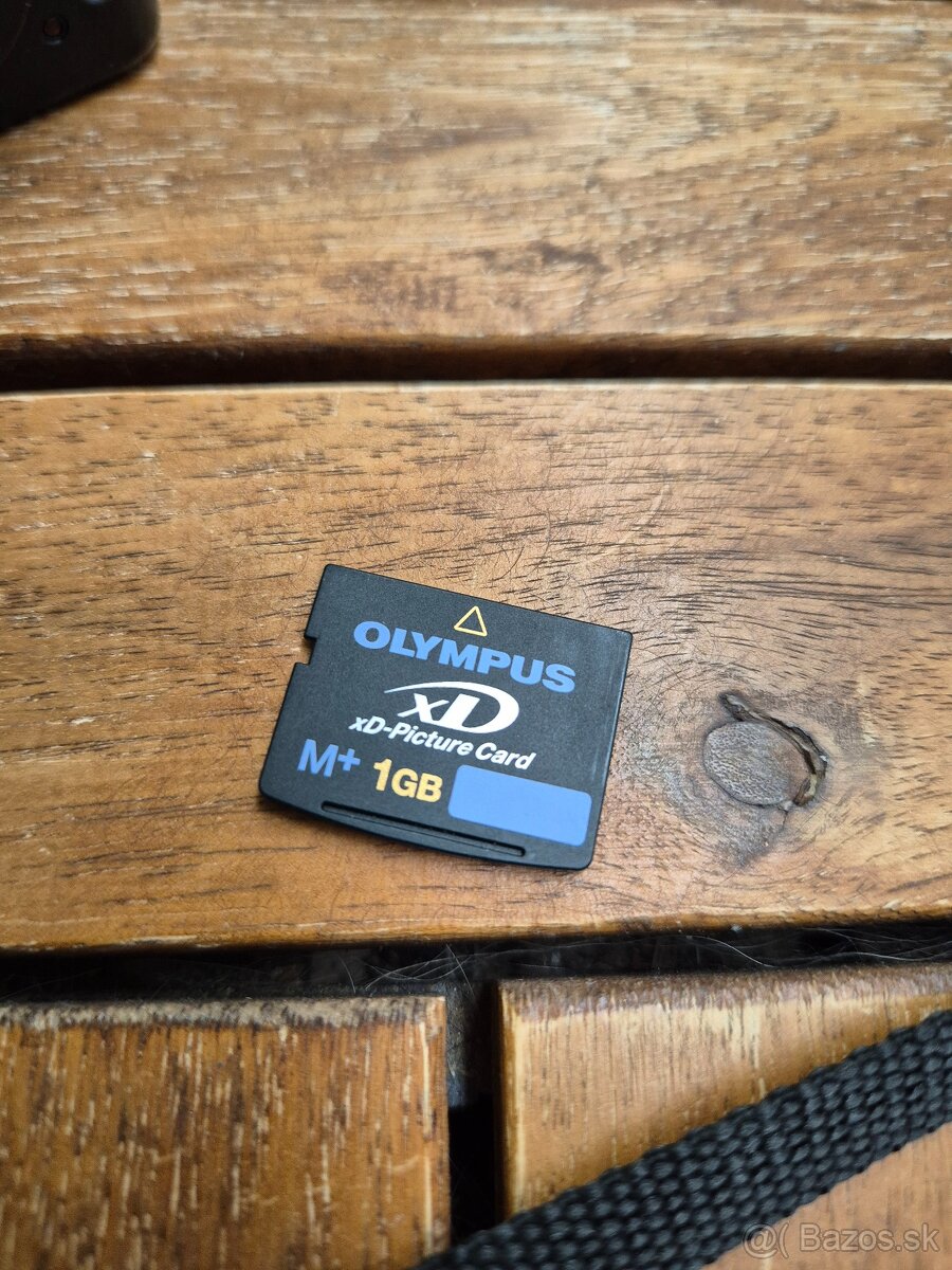 OLYMPUS SP-510UZ - 8