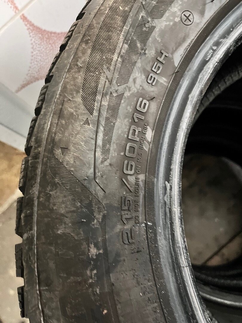 215/60 R16 95H zimní GoodYear - zánovní 2024 - 8