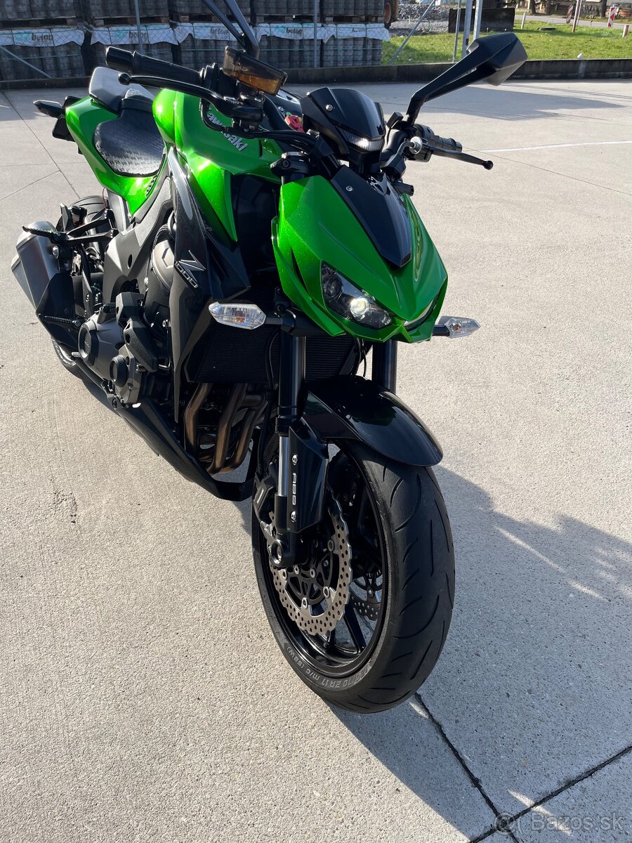 Kawasaki Z1000 - 8