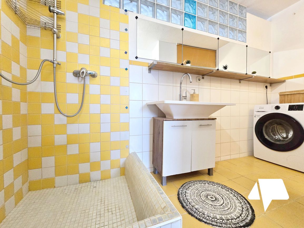 Predaj veľký 3 a pol-izbový byt Nitra- Chrenová, balkón- 77 - 8