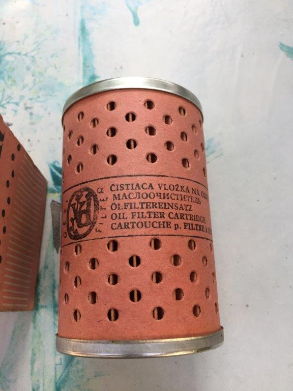 predám puklicu a olejový filter na škoda 100 - 8