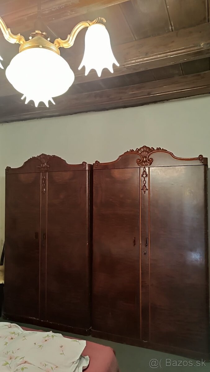 Predám 2 starožitné skrine - 8