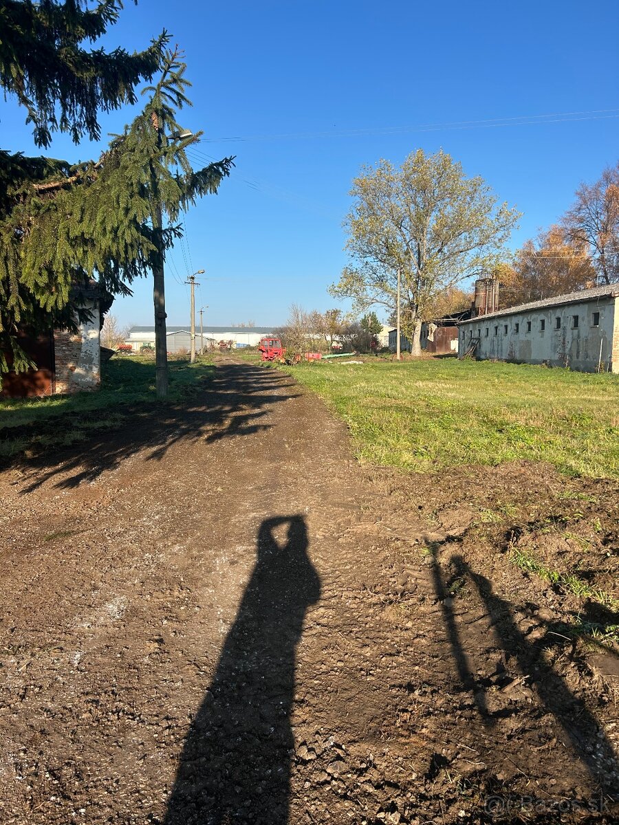 Areál družstva 1,1 ha - predaj/prenájom - 8