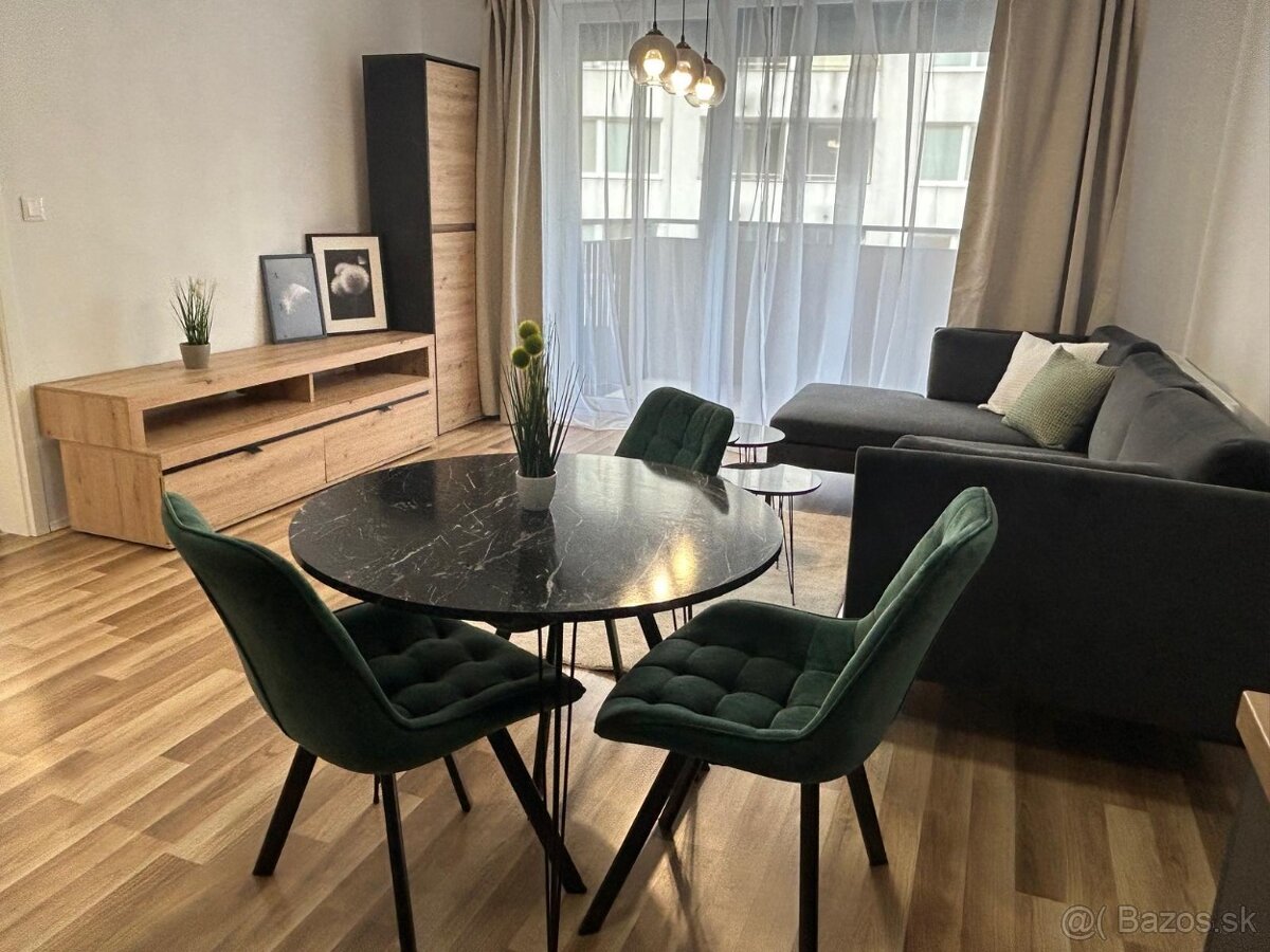 Prenájmem 2 izbový byt v Senici na Sadovej - 8