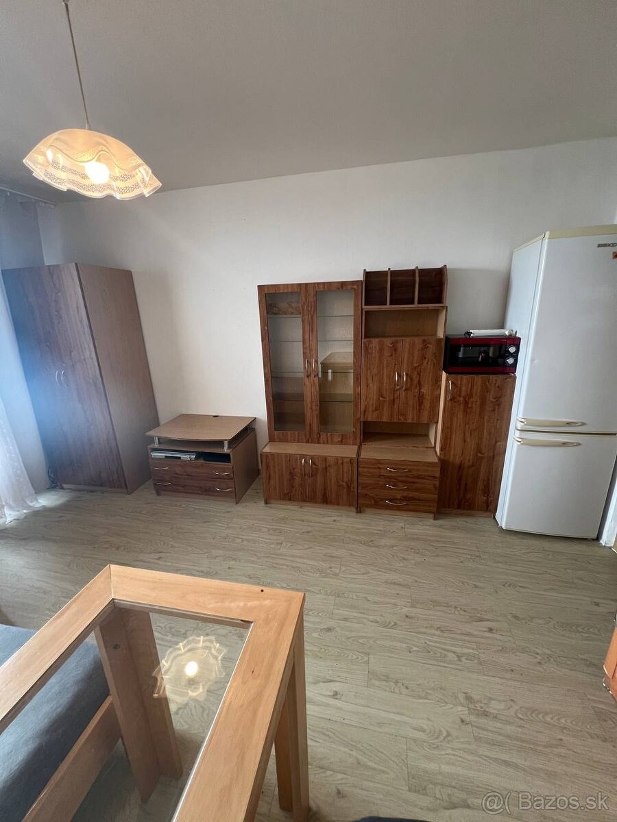 Ponúkame do prenájmu garsónku v Žiari nad Hronom - 8