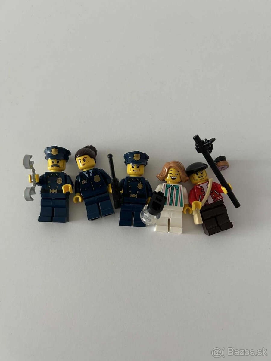LEGO Icons 10278 Police Station / Policajná stanica - 8