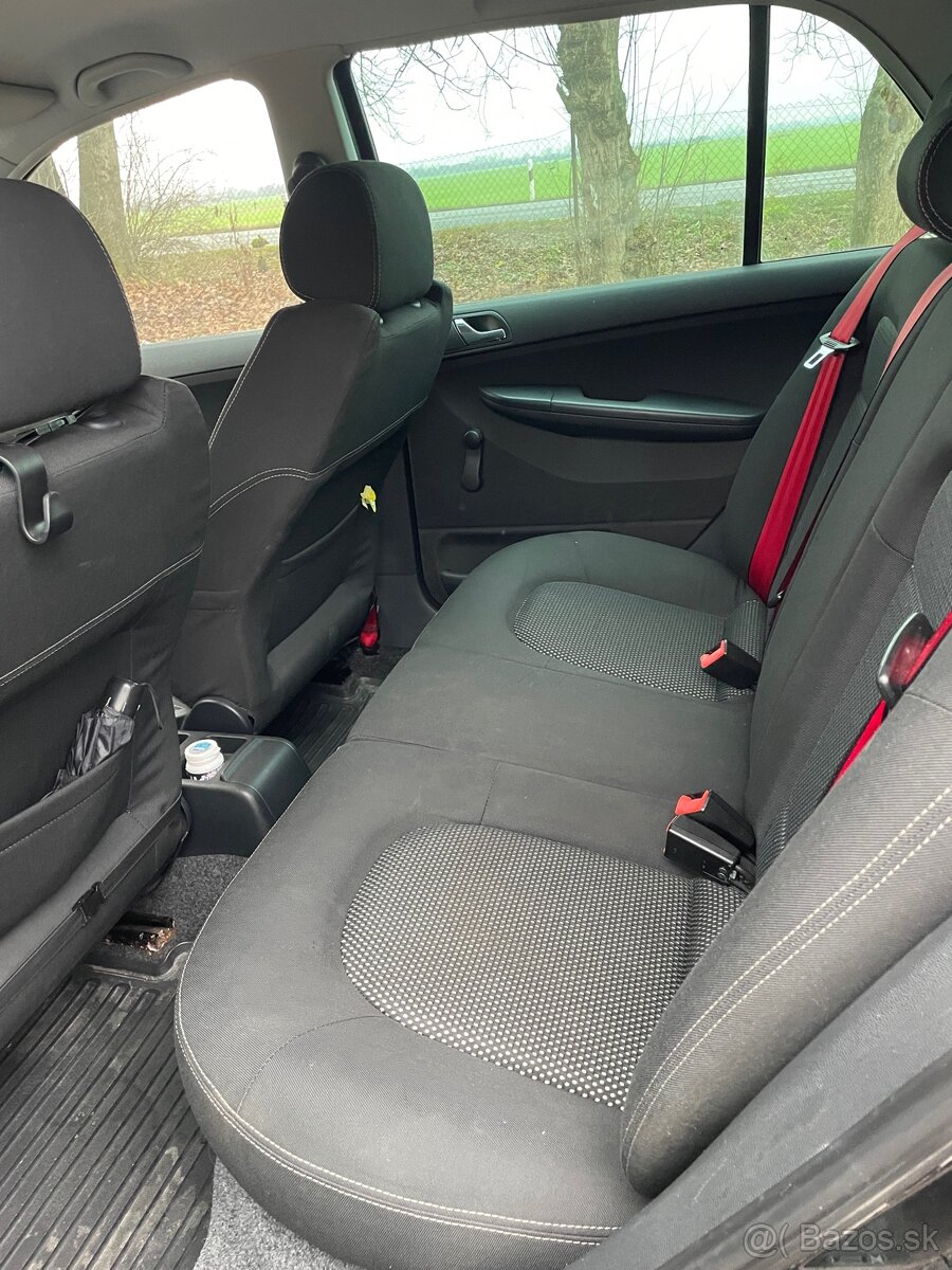 Predám ŠKODA FABIA 1.2HTP Sportline - 8