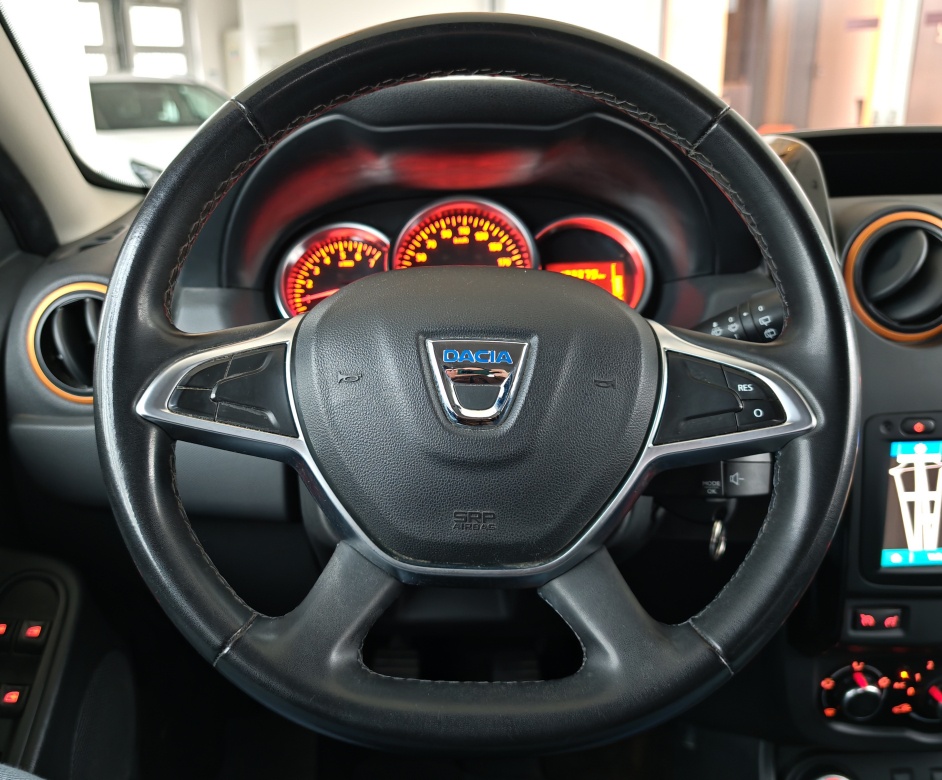 Dacia Duster 1.5 dCi 80KW Comfort 4x4 - 8