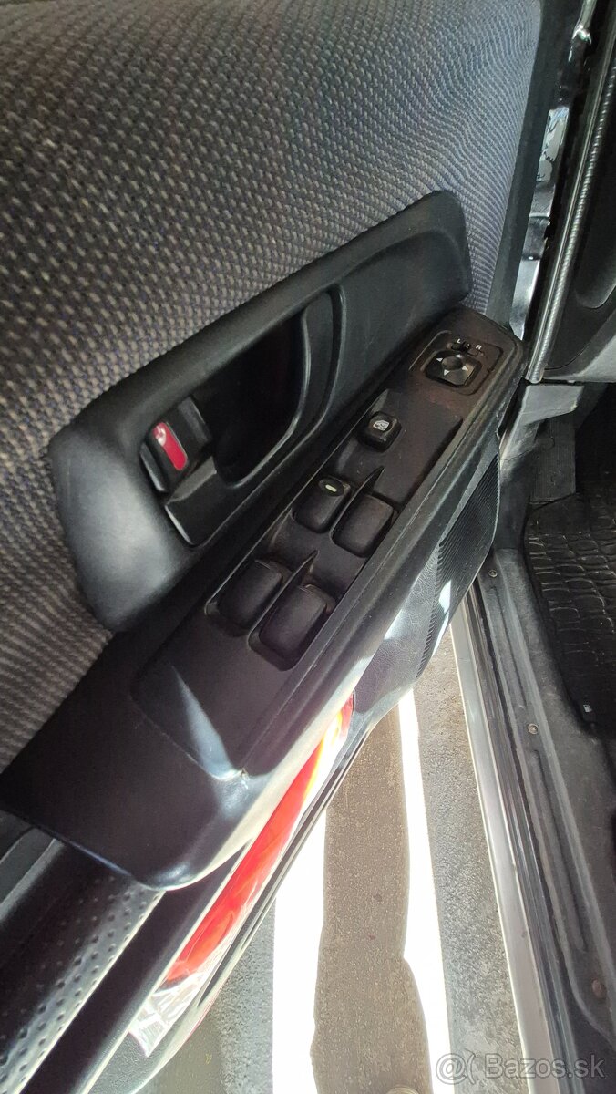 Mitsubishi Pajero Pinin - 8