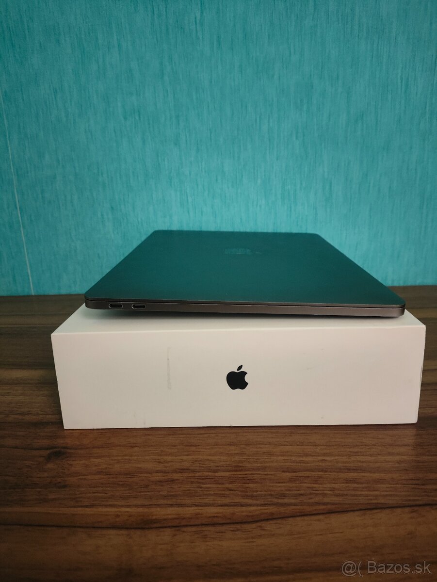 Apple MacBook Pro 2017 – i5 / 8GB / 256GB - 8