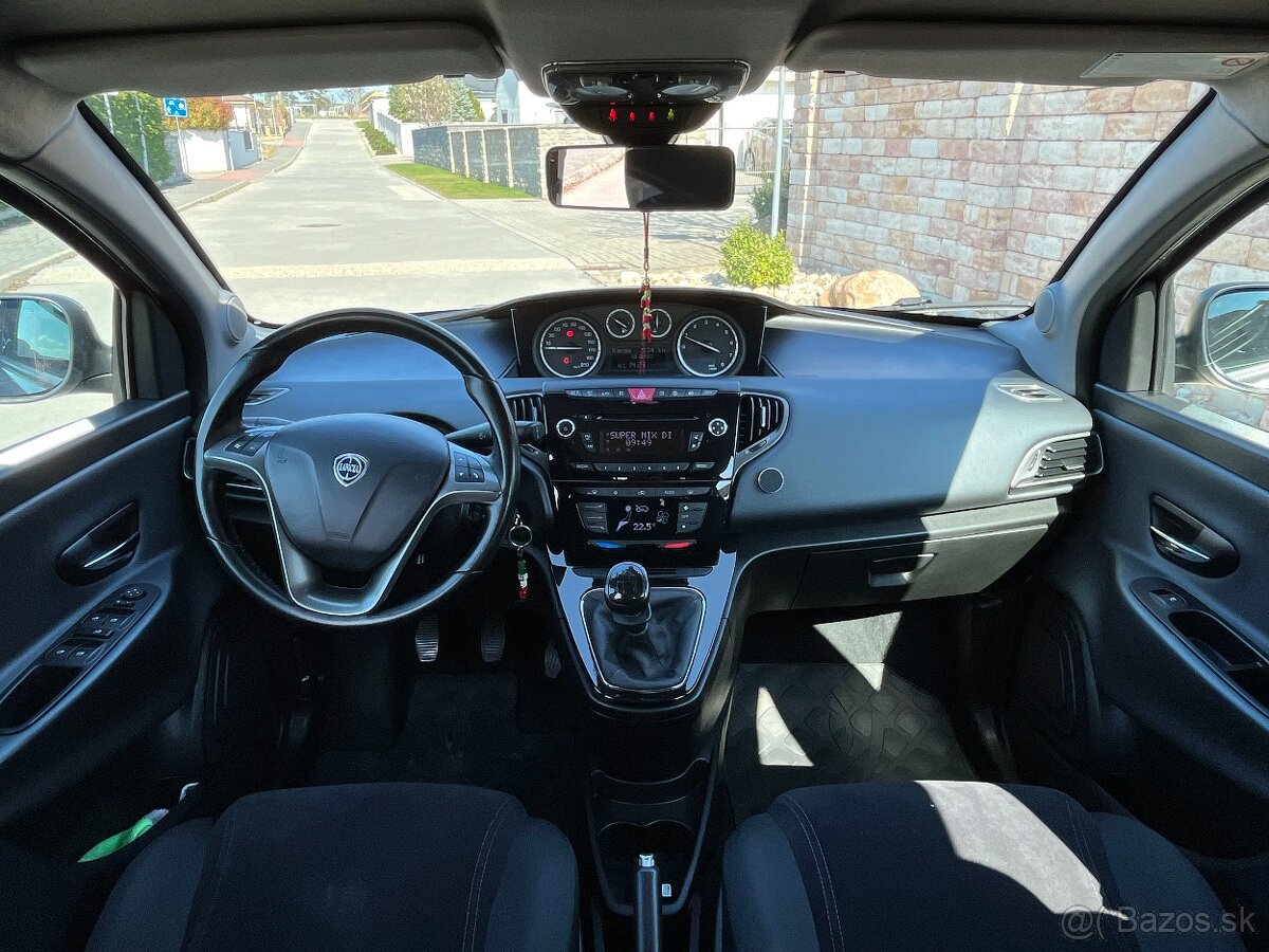 Lancia Ypsilon Gold 1.2i - 8