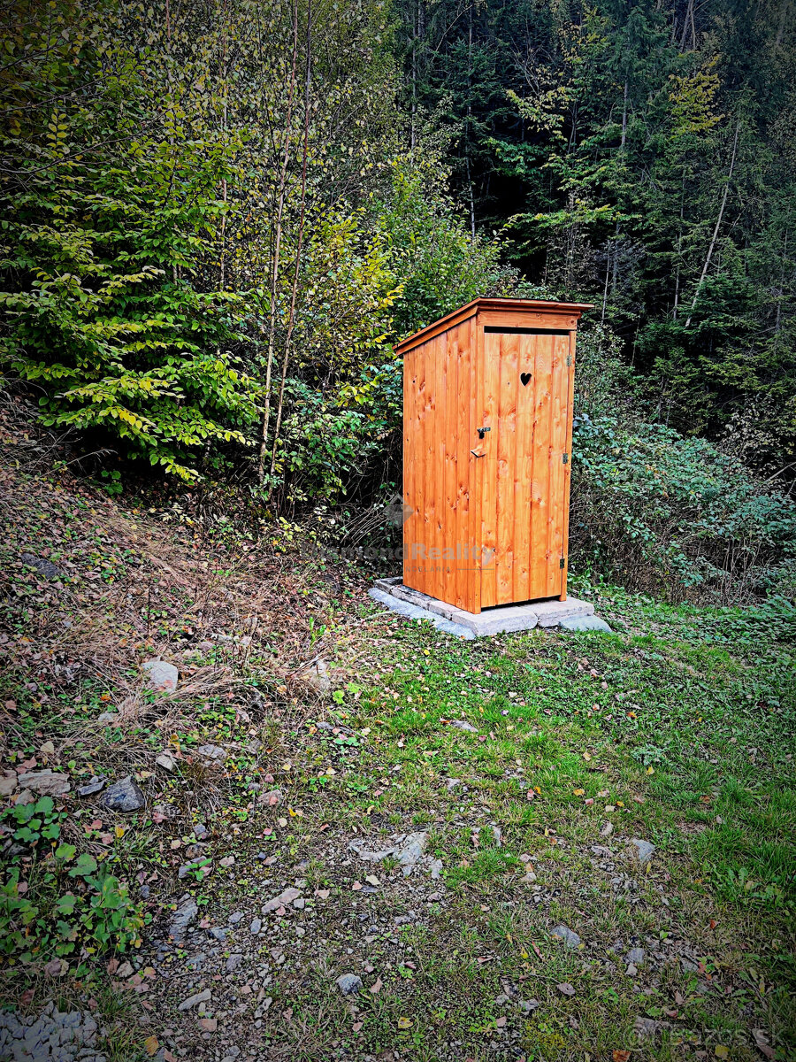 Zrub s pozemkom v Slovinkách, lesy, v zime sneh - 8