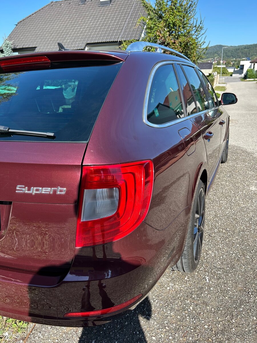 Škoda Superb Combi 2.0 TDI DSG - 8