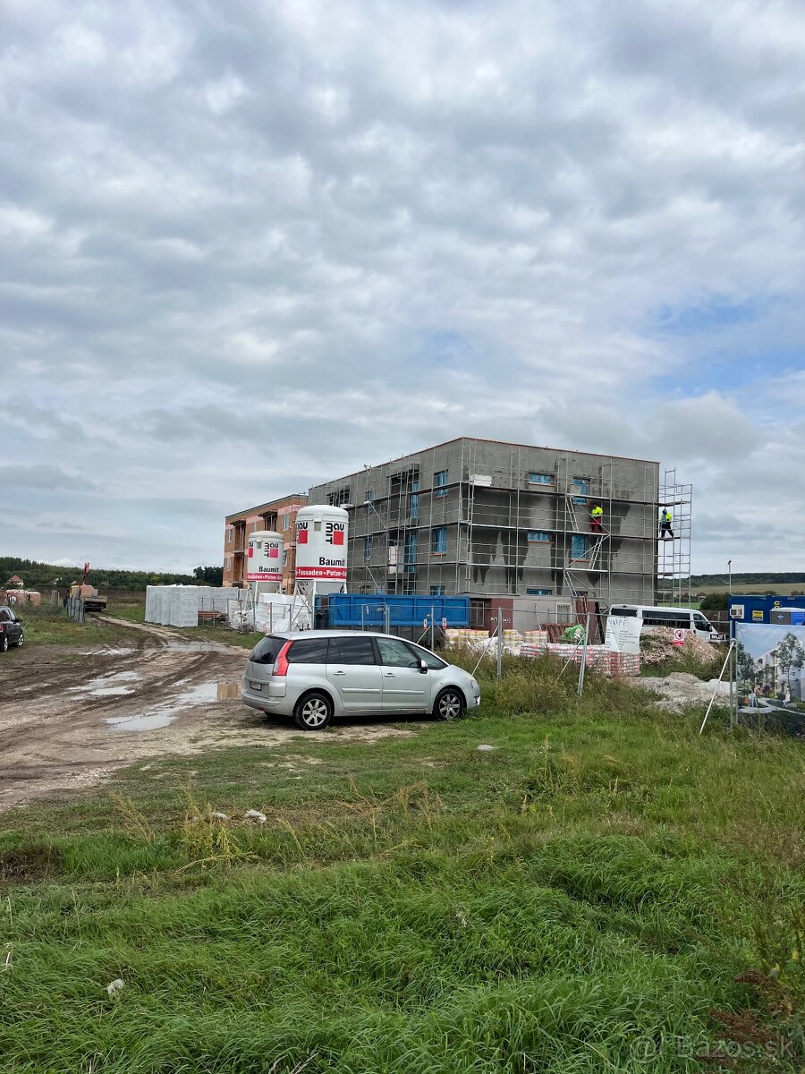 Investičná príležitosť 15 km od továrne na batéri - 8