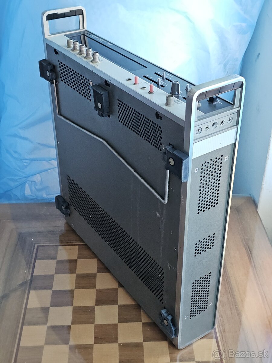 Hewlett Packard 4271B 1MHz Digital LCR - 8