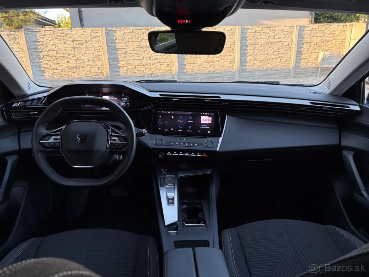 Peugeot 308 - 8
