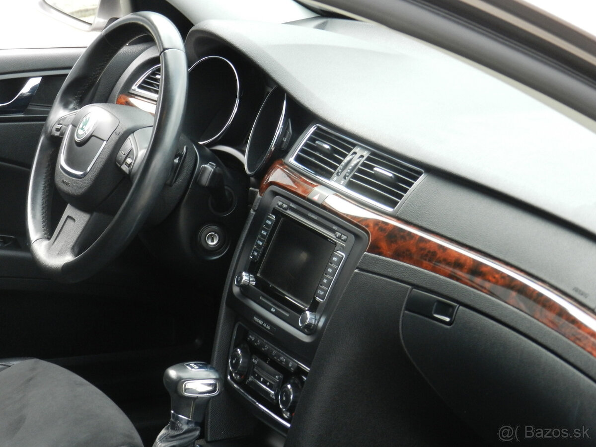 Škoda Superb Combi 2.0 TDI CR 140k Elegance DSG - 8