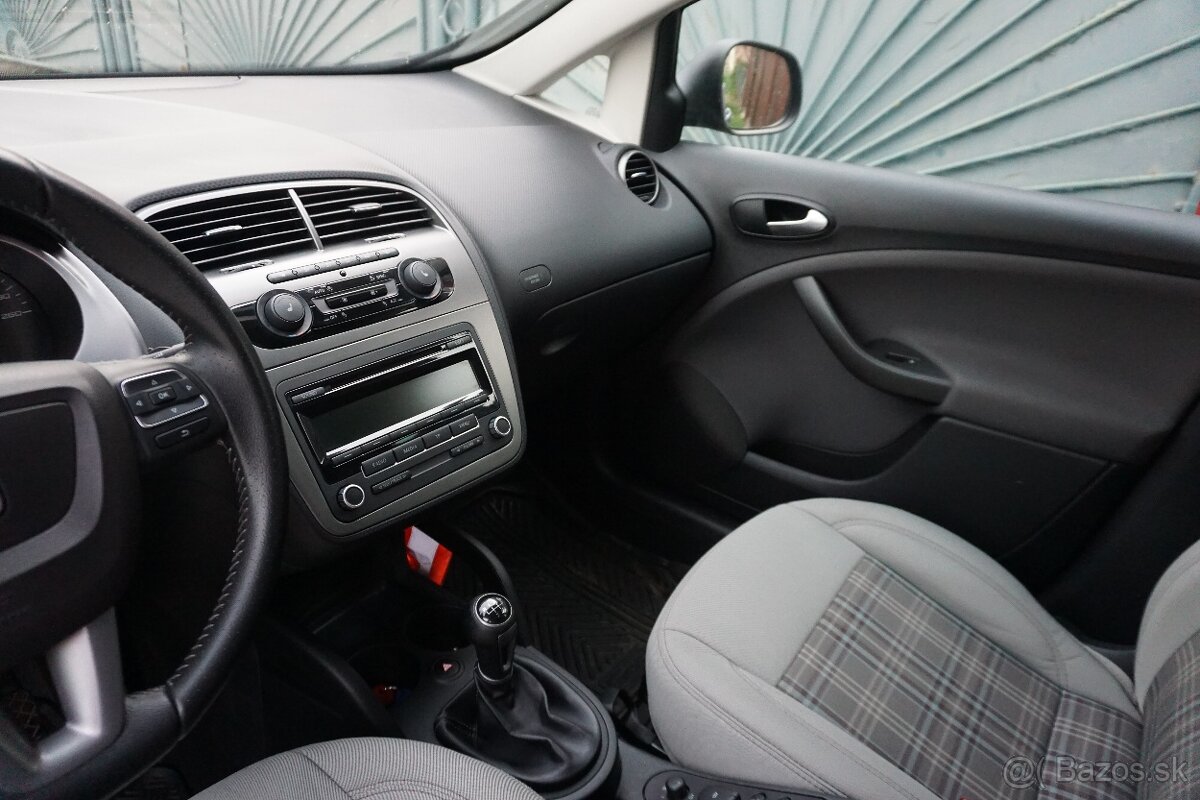 Seat Altea 1.6TDI I-TECH 105K, BiXenon, (ročník 2015) - 8