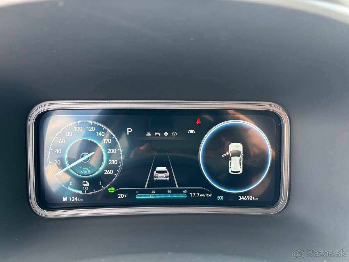 Hyundai Kona Electric 100 - 8