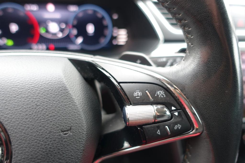 Predám Škoda Superb 3 combi ročník 2022 DSG - 8