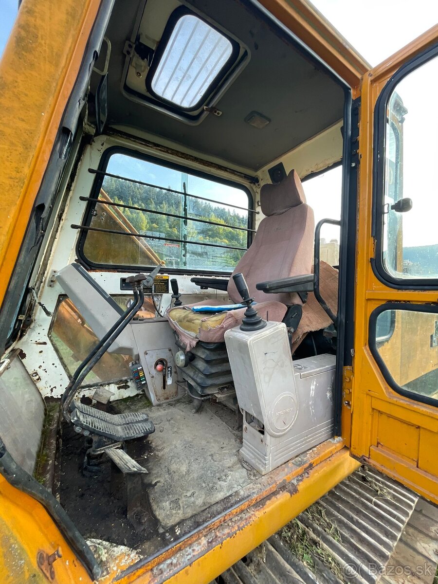 Pásový báger Huyndai 130LC - 8