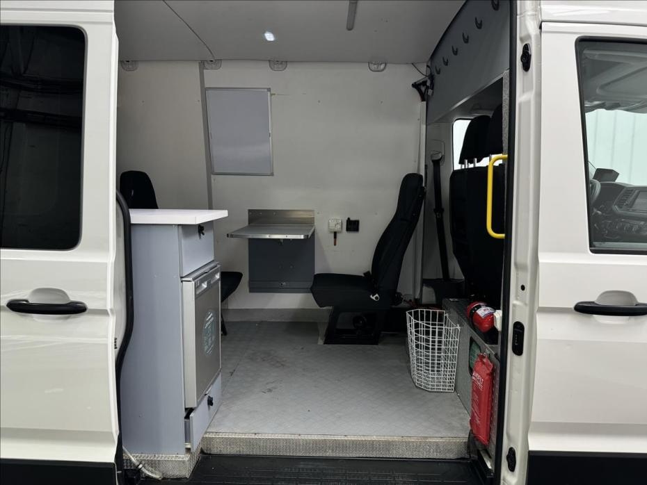 VW CRAFTER 2,0TDI obytné - 8
