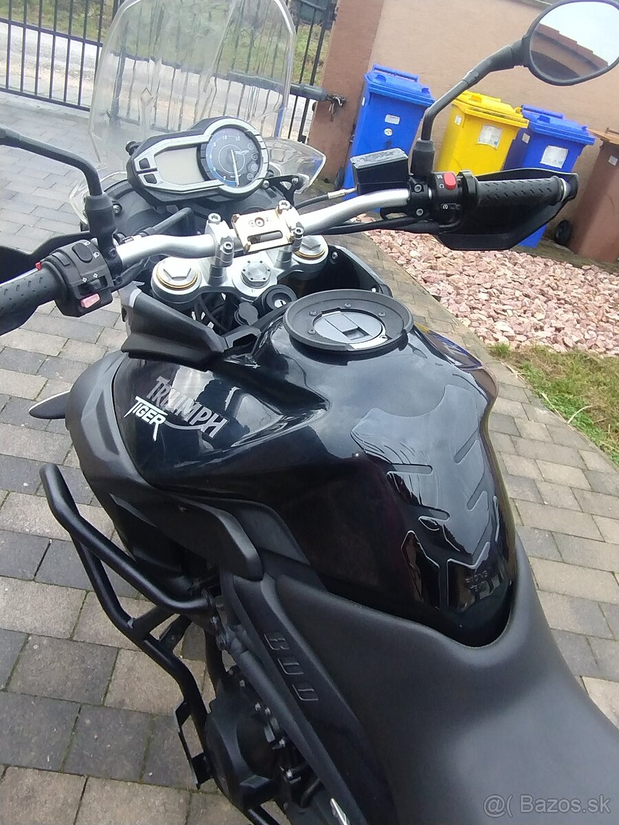 Triumph tiger 800 - 8