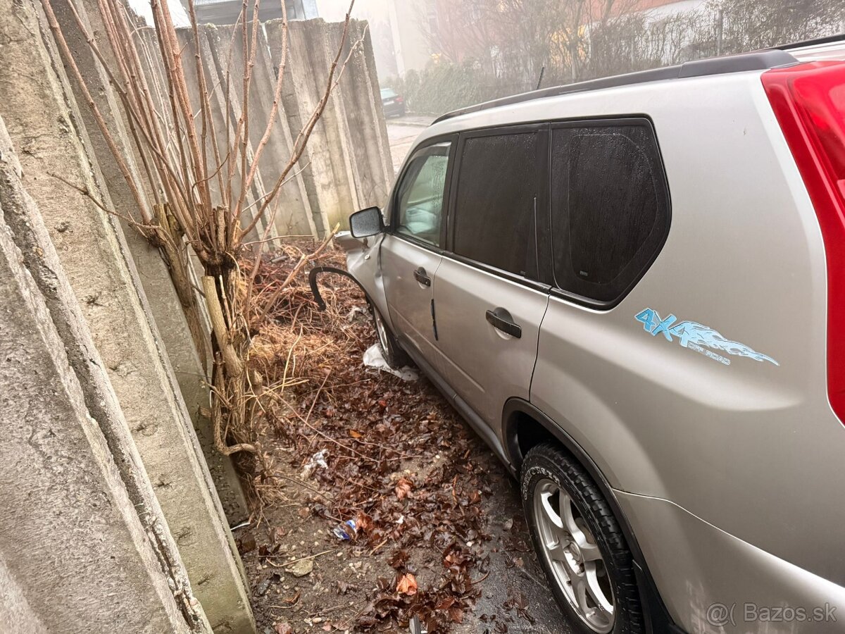 Predám havarovaný Nissan Xtrail - 8