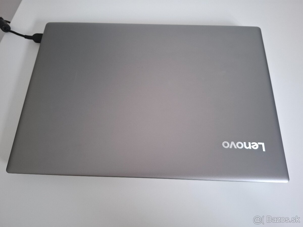 Lenovo IdeaPad 720 - 8