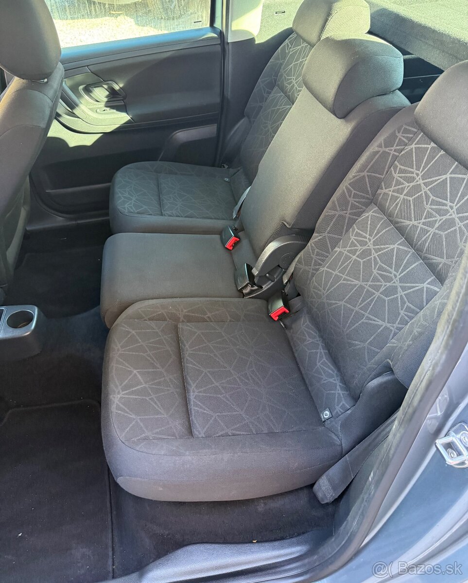 ŠKODA ROOMSTER 1.6 TDI - 8