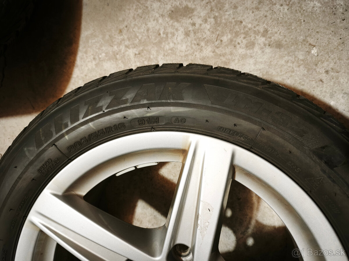 Audi A3 (8V) - originál 16" alu disky s pneu - 8