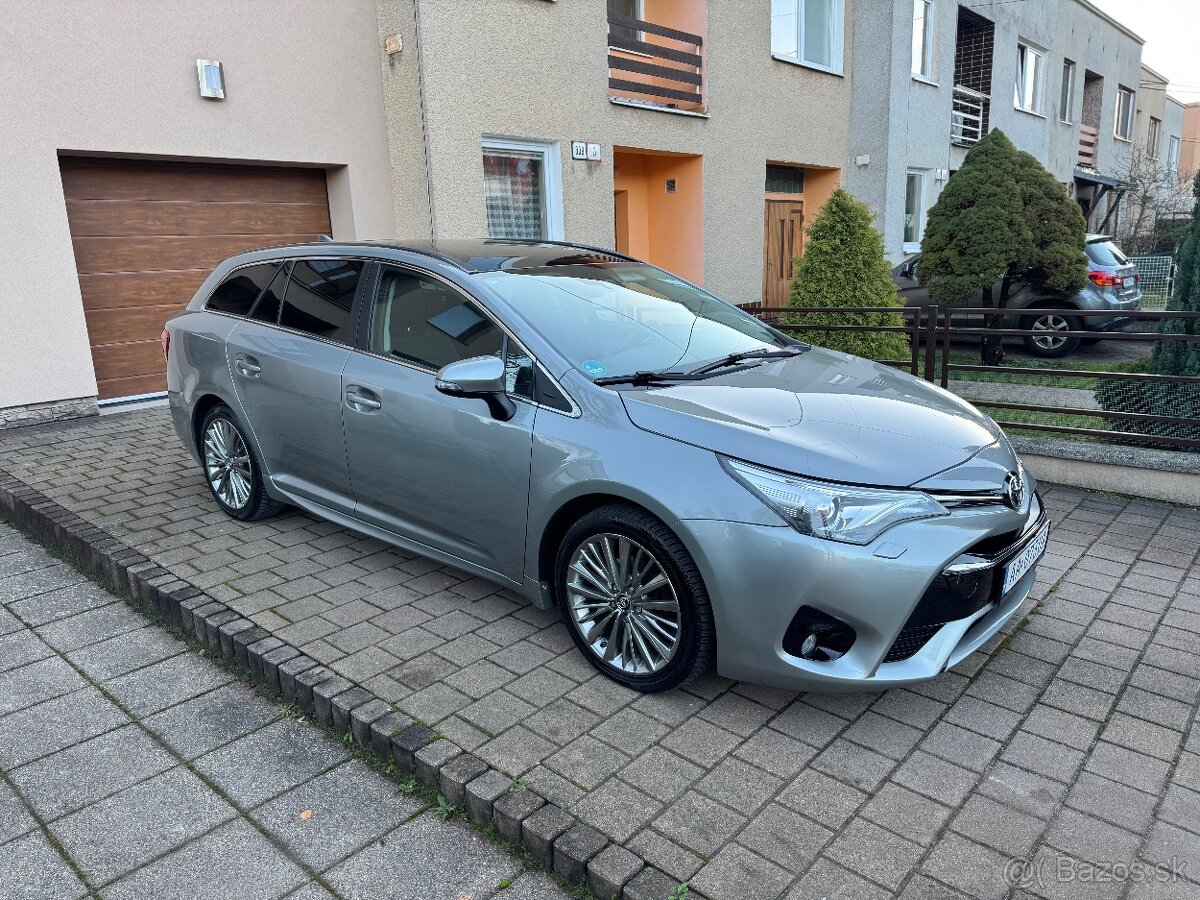 Toyota Avensis Combi 1.8i Valvematic - 8