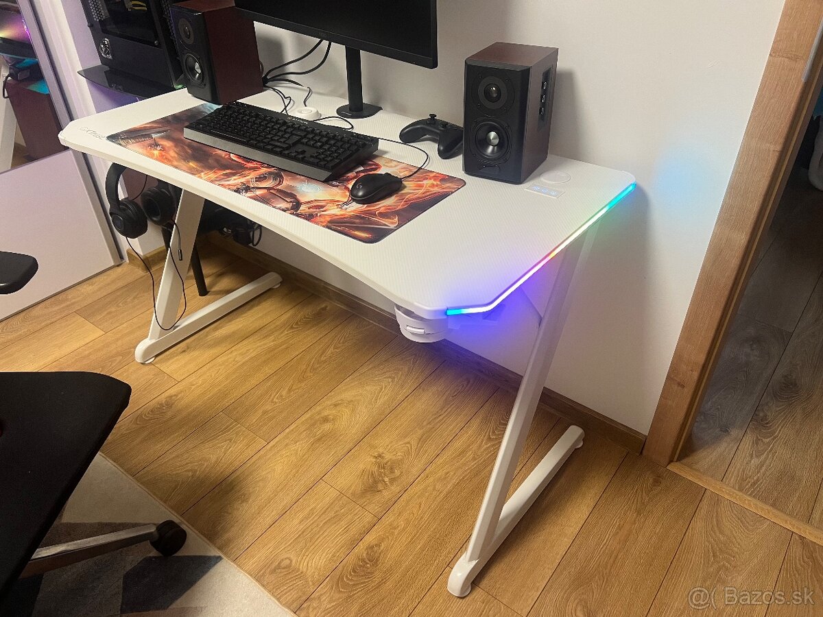 Predám stolný PC - 8