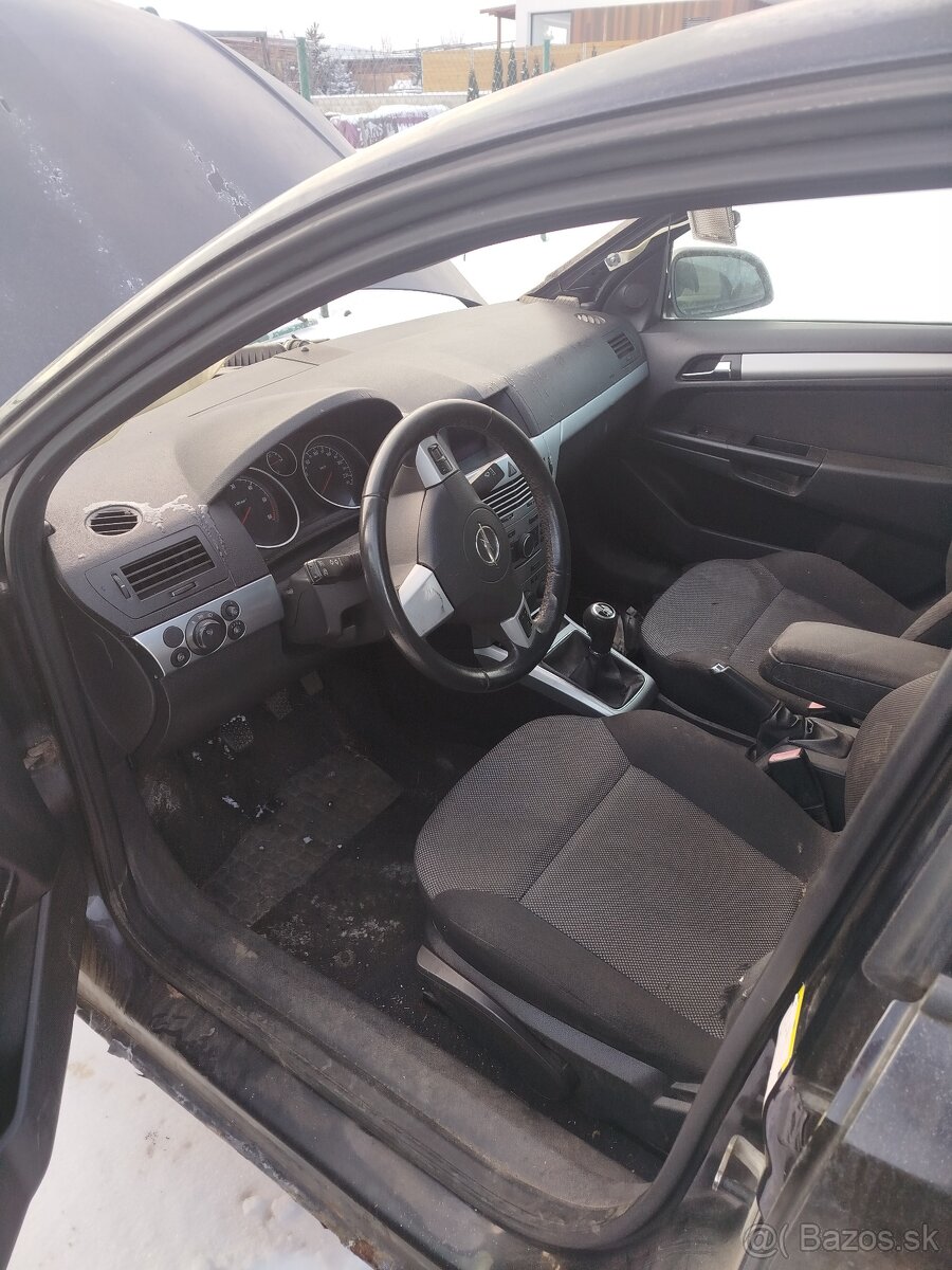 Rozpredám Opel Astra h - 8