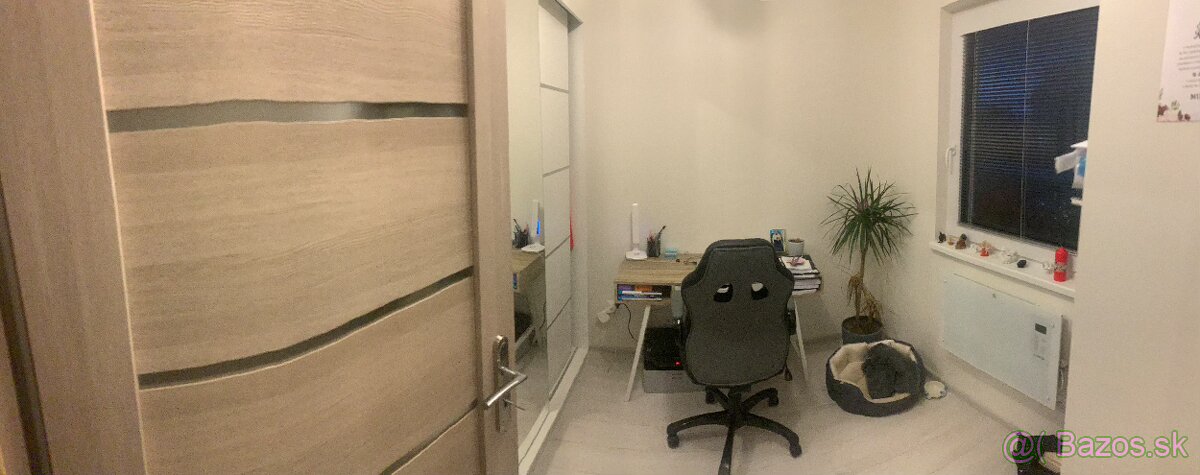 Rodinný dom s veľkorysou záhradou a parkovaním - 8