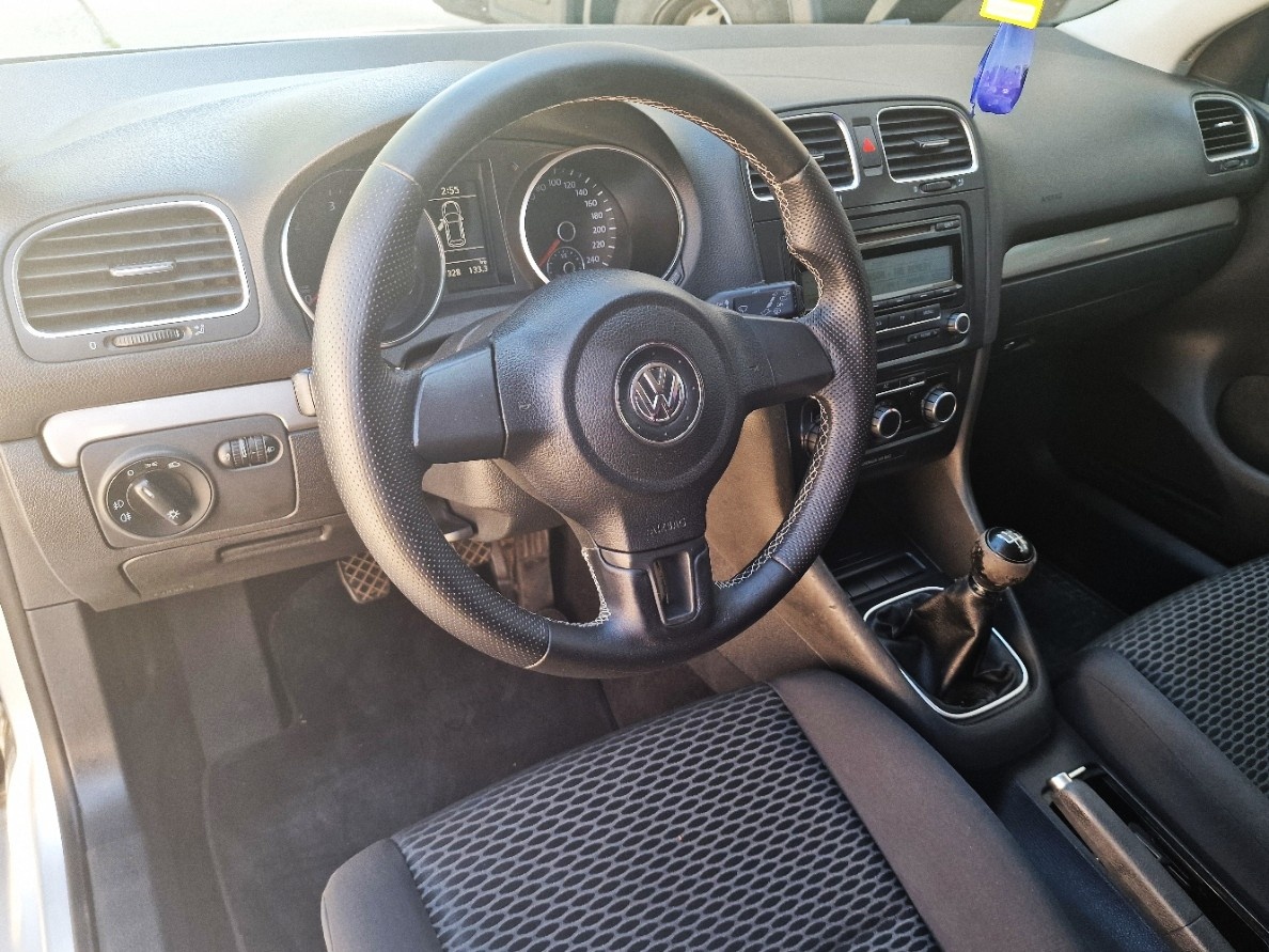 Volkswagen Golf 1.6 TDI Trendline - 8