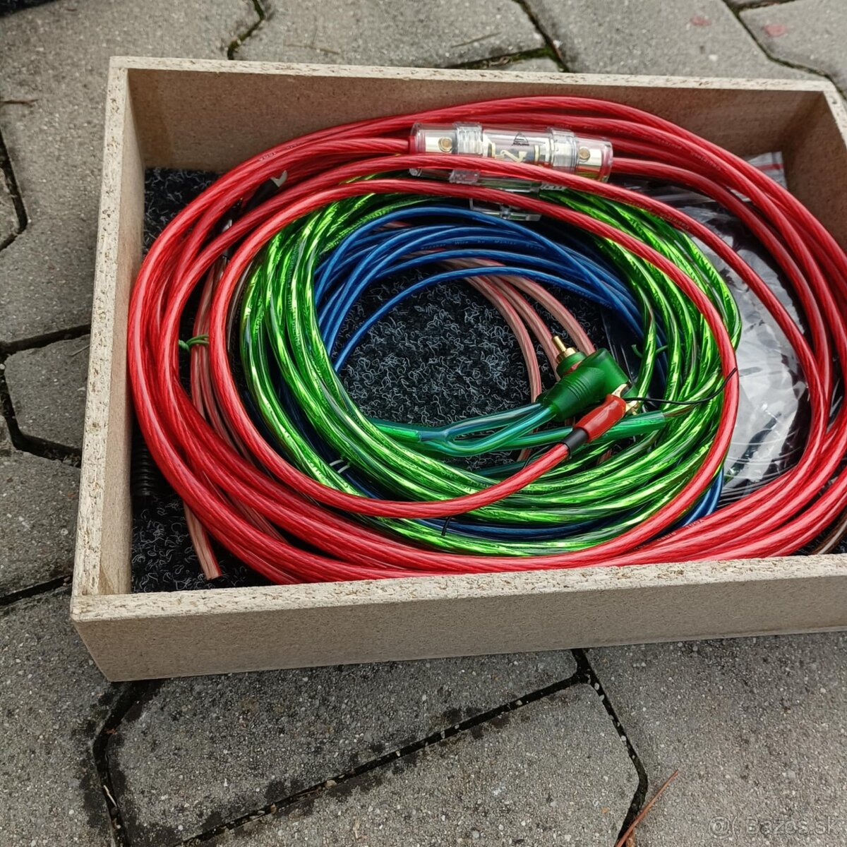 aktívny subwoofer MASSIVE - 8