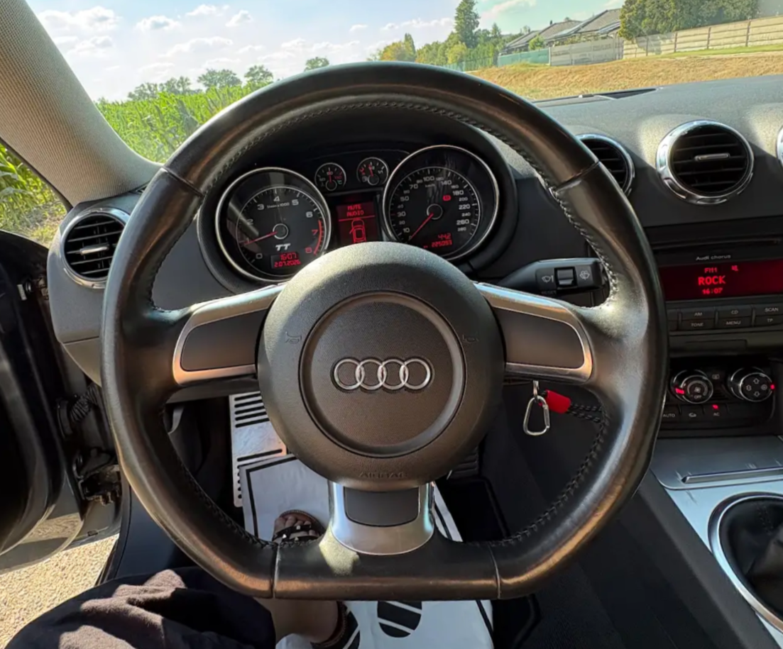 AUDI TT Kupé, 147 kW, 1984.0 cm³ - 8