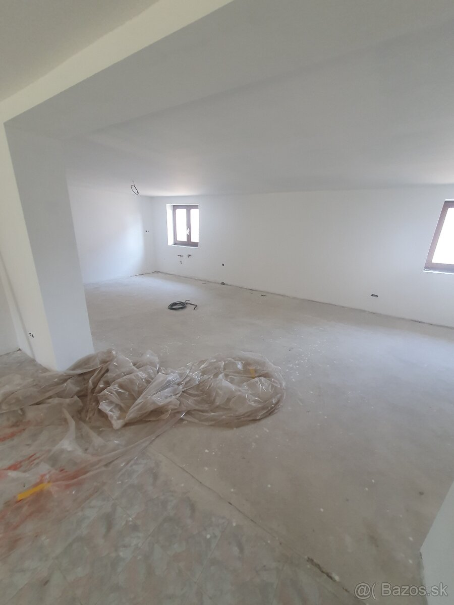 Budova na podnikateľské účely - 8