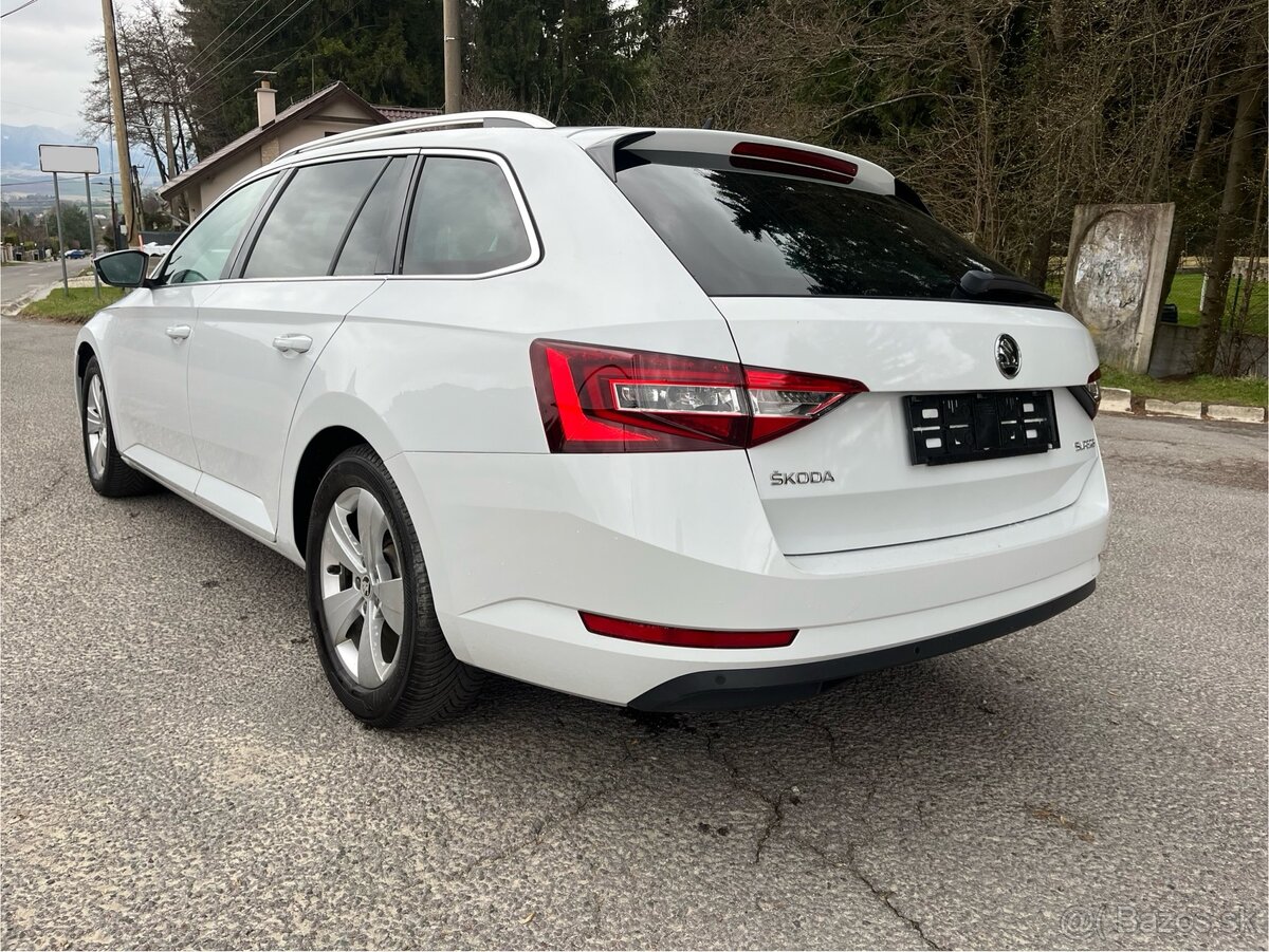 Skoda Superb Combi 2.0TDI DSG - 8