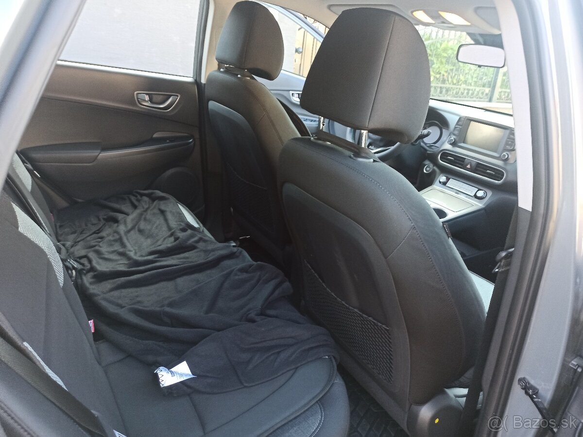 Hyundai Kona Electric 100, servisná kniha, záruka - 8