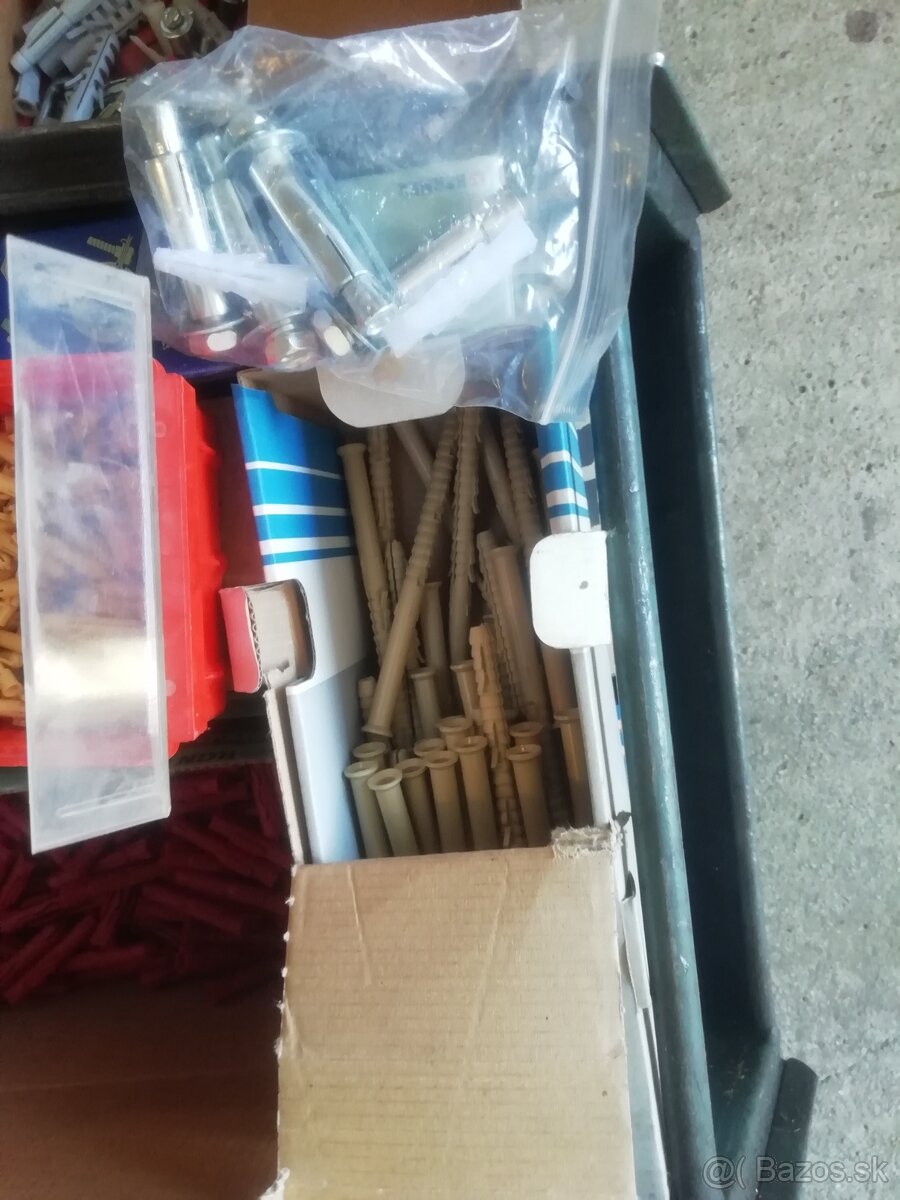 Spojovací materiál Hmozdiny a natlkacky - 8