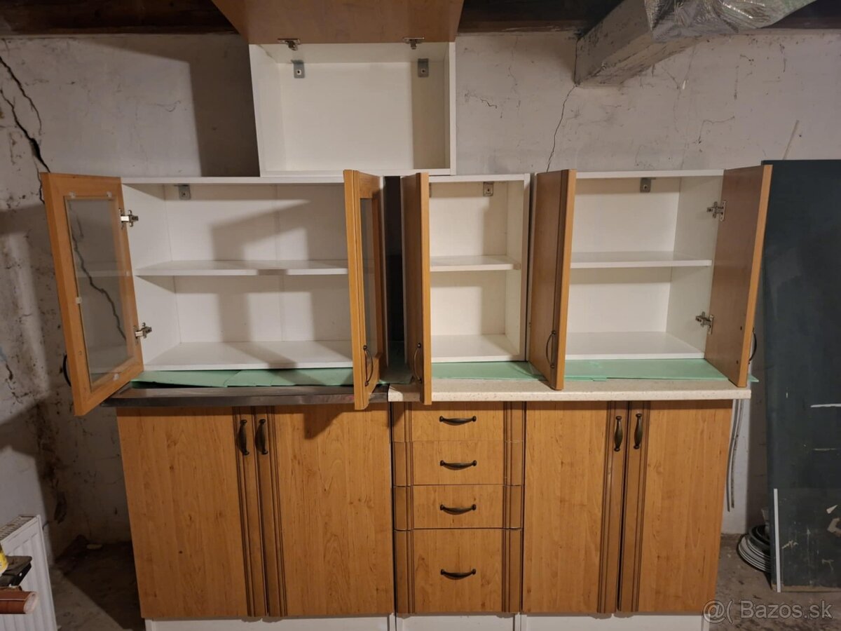 Na predaju kuchynská linka - 8