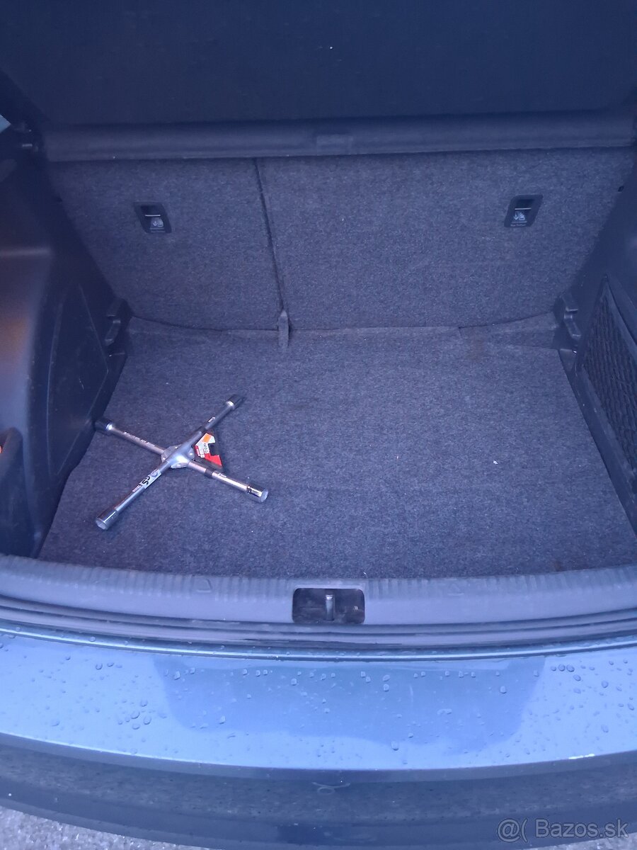 Predam škodu Rapid Spaceback 1.4 tdi r.v.2016 - 8