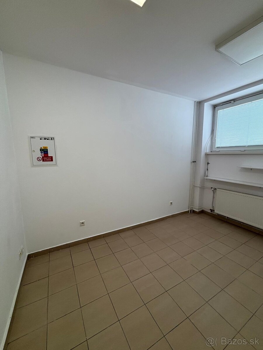 Prenájom kancelárskych priestorov v OD Prior v širšom centre - 8