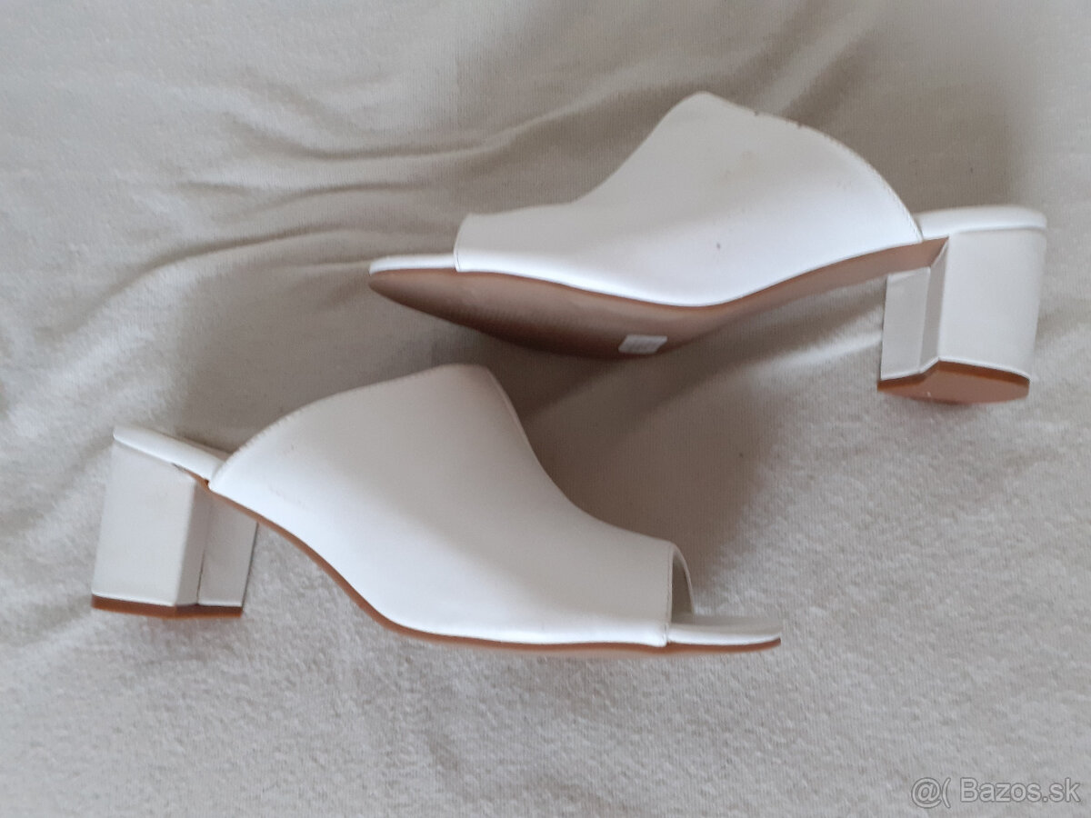 Dámske nové biele vsuvky Body Flirt č.41 - 8